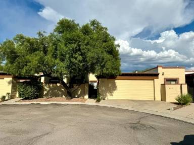 Main picture of 8144 E Rivenoak Dr