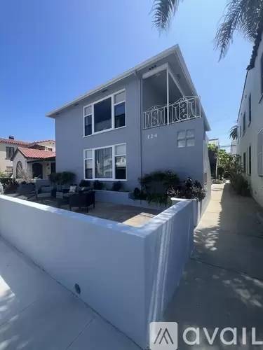 Main picture of 124 Argonne Ave