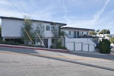 Main picture of 1466 Manhattan Beach Blvd