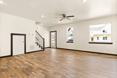 Main picture of 693 Rookery Ln