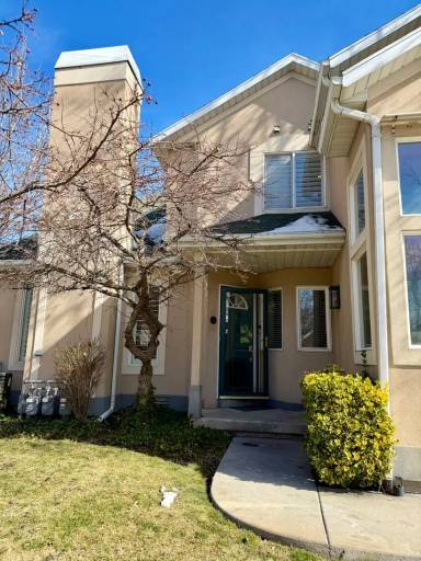 Main picture of 1140 E Parkway Ave