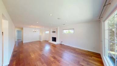 Main picture of 1000 Athens St