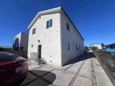 Main picture of 134 W 104th St