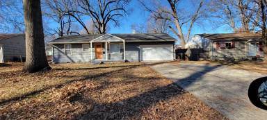 Main picture of 8932 E 74th St
