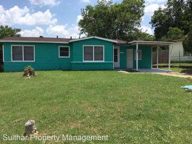 Main picture of 6012 Rickenbacker Pl