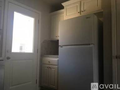 Main picture of 207 Hollywood Ave