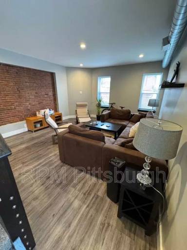 Main picture of 122 N Evaline St