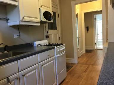 Main picture of 842 Hinman Ave