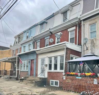 Main picture of 2121 Bridge St