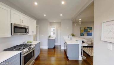 Main picture of 7 Hunnewell Ave