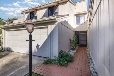 Main picture of 1250 Admiralty Blvd