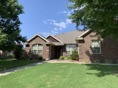 Main picture of 200 Callie Ln