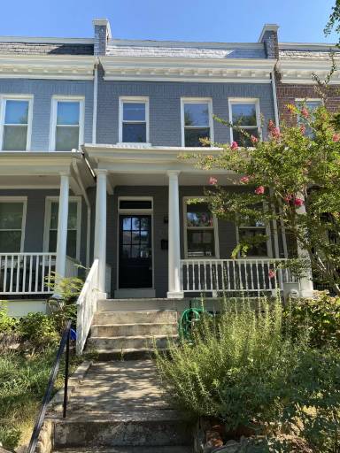 Main picture of 1318 Corbin Pl NE
