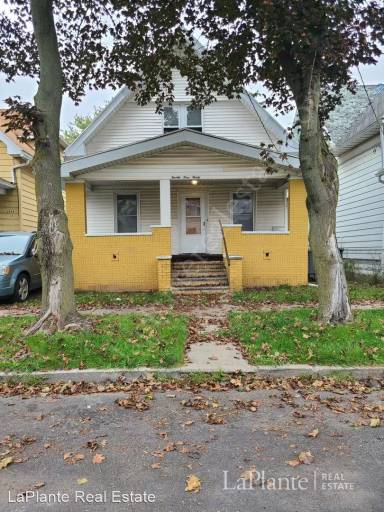 Main picture of 2930 Hartman St