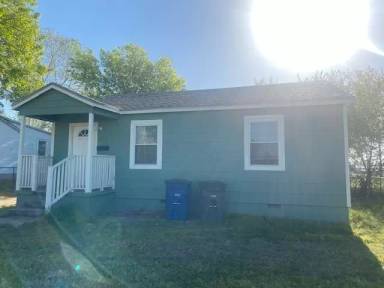 Main picture of 1413 N Indianapolis Ave
