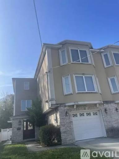 Main picture of 330 Mitchell Ave