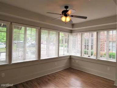 Main picture of Vine Street Apartments