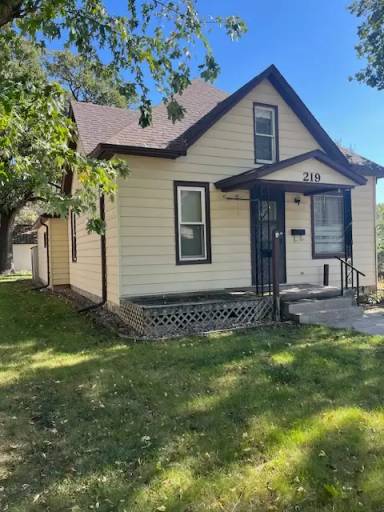 Main picture of 219 S 12th St