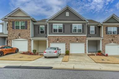 Main picture of 1013 Brightskies St