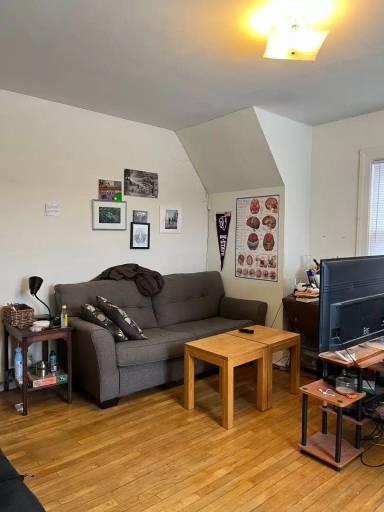 Main picture of 112 Lake St