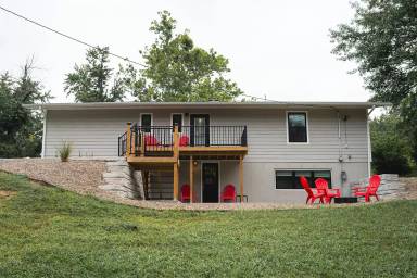 Main picture of 1140 St. Christopher