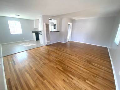 Main picture of 1945 254th St