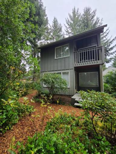 Main picture of 1290 SW Meadow Ln