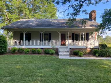 Main picture of 212 Gail Ridge Ln