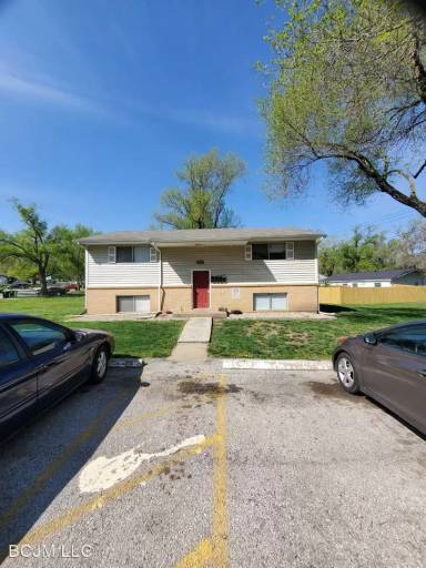 Main picture of 15204 Bellaire Ave