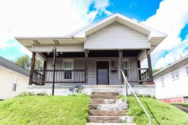 Main picture of 408 Richardt Ave