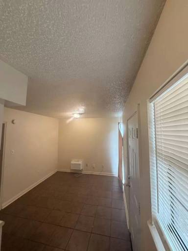 Main picture of 211 Rue Royale