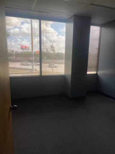 Main picture of 550 Greens Pkwy