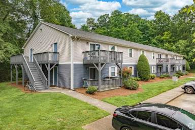 Main picture of 920 Highland Ave
