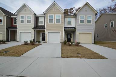 Main picture of 5715 Princess Curry Way