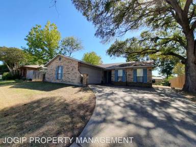Main picture of 3006 N Spring Ct