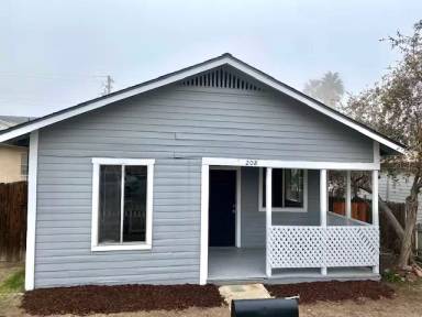 Main picture of 208 Philippine St