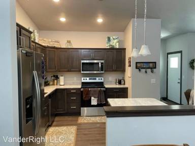 Main picture of 6143 S Alki Pl