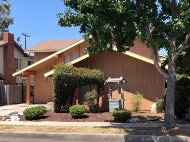 Main picture of 829 Dawson Ave