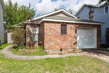 Main picture of 15617 Martineau St