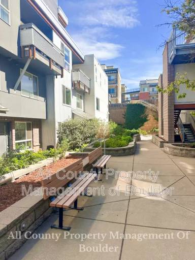 Main picture of Landmark Lofts