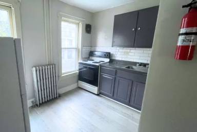 Main picture of 582 Sunbury St