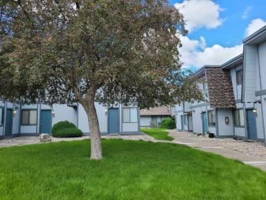 Main picture of 2918 E South Riverton Ave