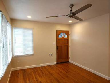 Main picture of 3481 Myrtle Ave