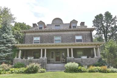 Main picture of 223 Madison Ave