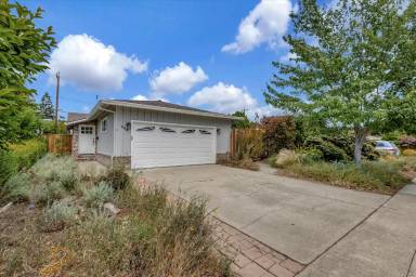 Main picture of 744 Hans Ave