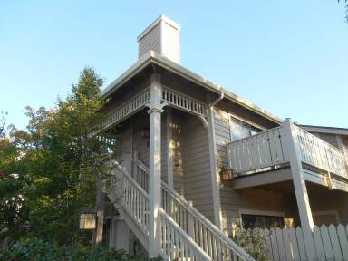 Main picture of 72 Lakeshore Ct