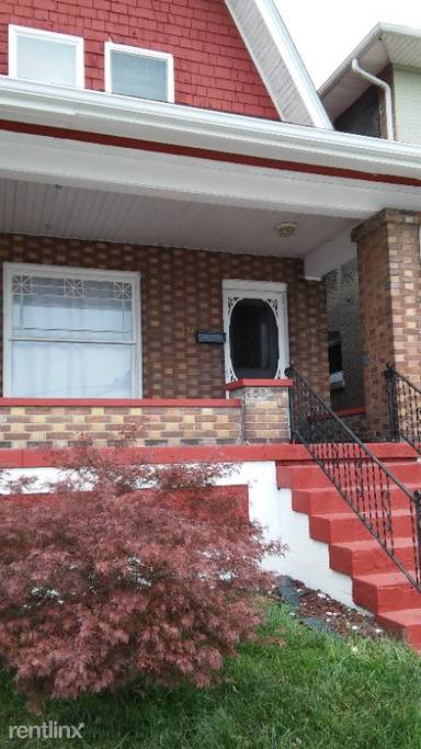 Main picture of 131 E Chestnut St