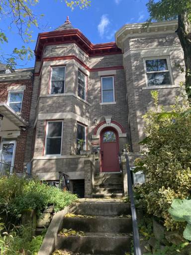 Main picture of 3417 Mount Pleasant St NW