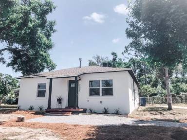 Main picture of 2405 W 14th St
