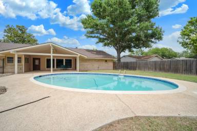 Main picture of 514 Crestway Rd